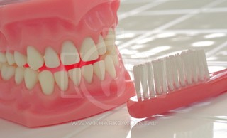 Как ухаживать за зубными протезами?